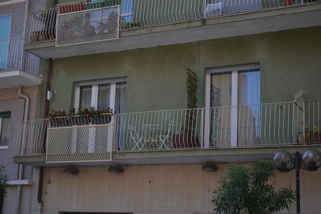 Domus Roma Hotel Matera Bagian luar foto